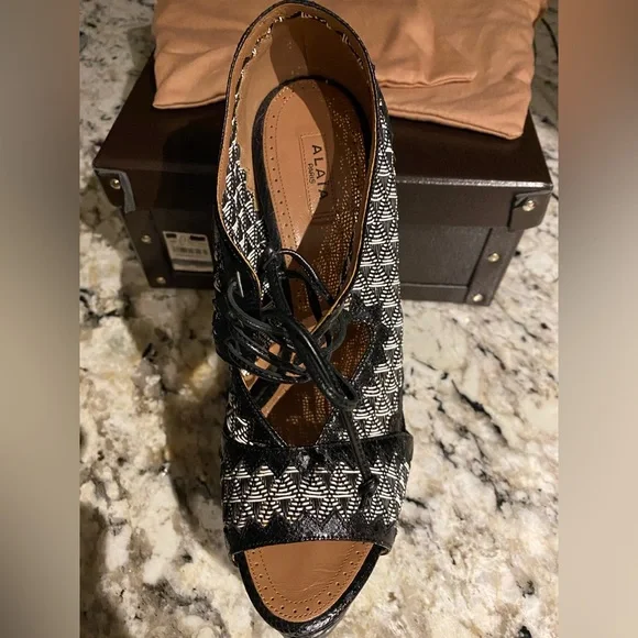 ALAIA Designer heels from Paris - Picture 2 of 8